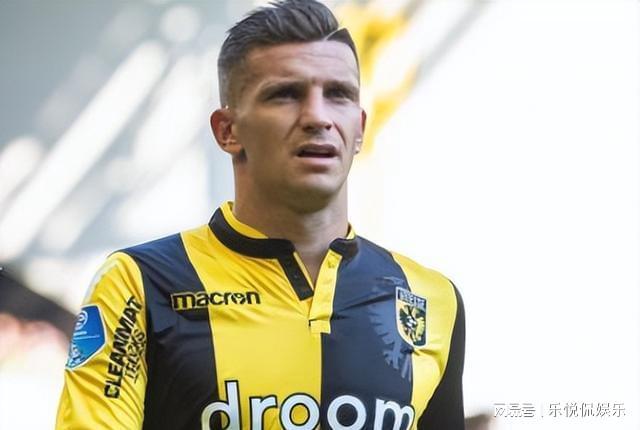 场上展开了 场上展开了