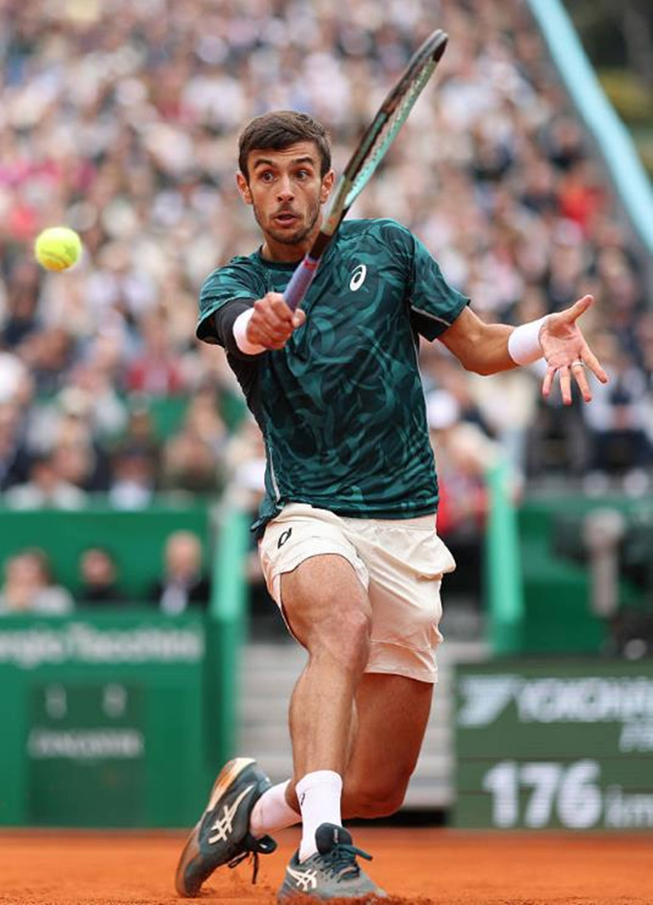 依旧维持了 依旧维持了