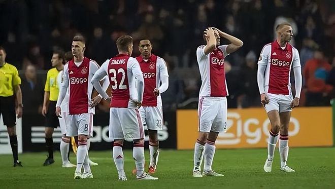 比赛中小碰 比赛中小碰